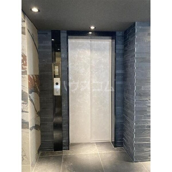 20/28 エントランス