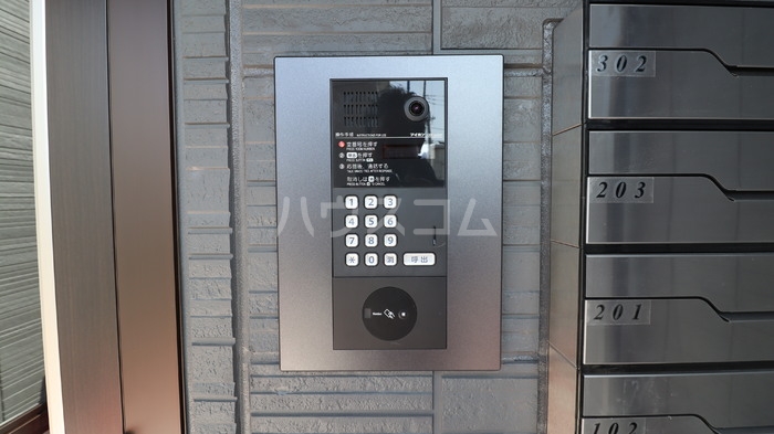 24/30 エントランス