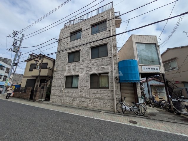 28/30 エントランス