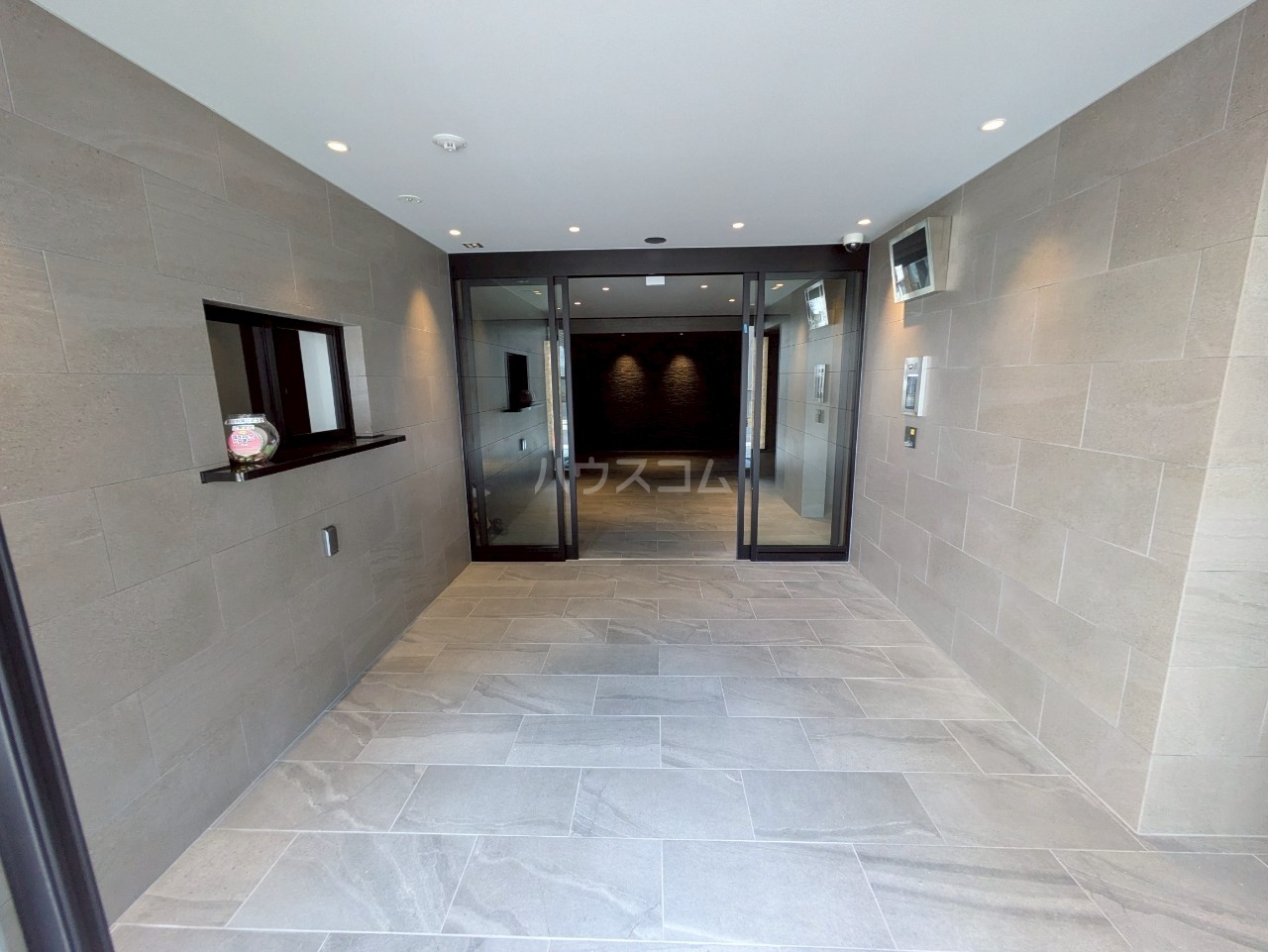 17/25 エントランス