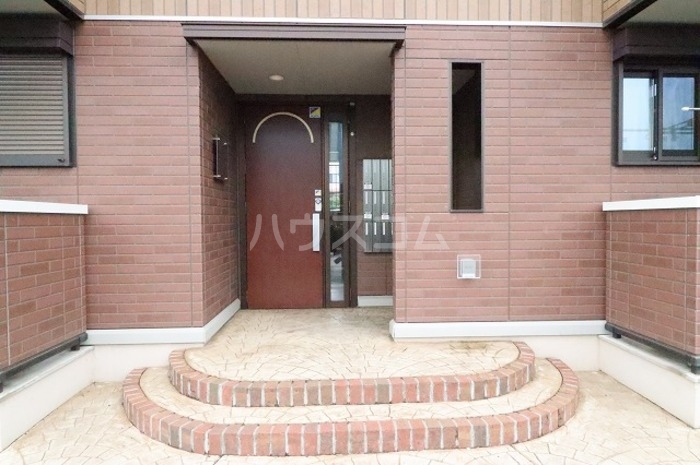 23/28 エントランス