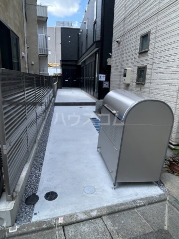 22/30 エントランス