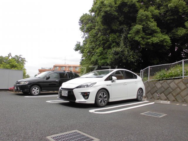 28/30 駐車場