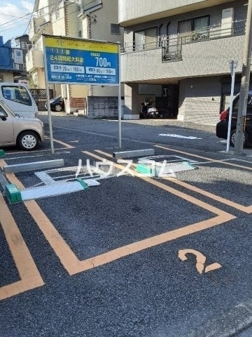 22/28 駐車場