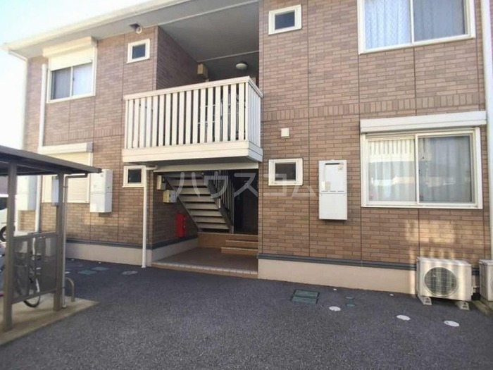 23/30 エントランス