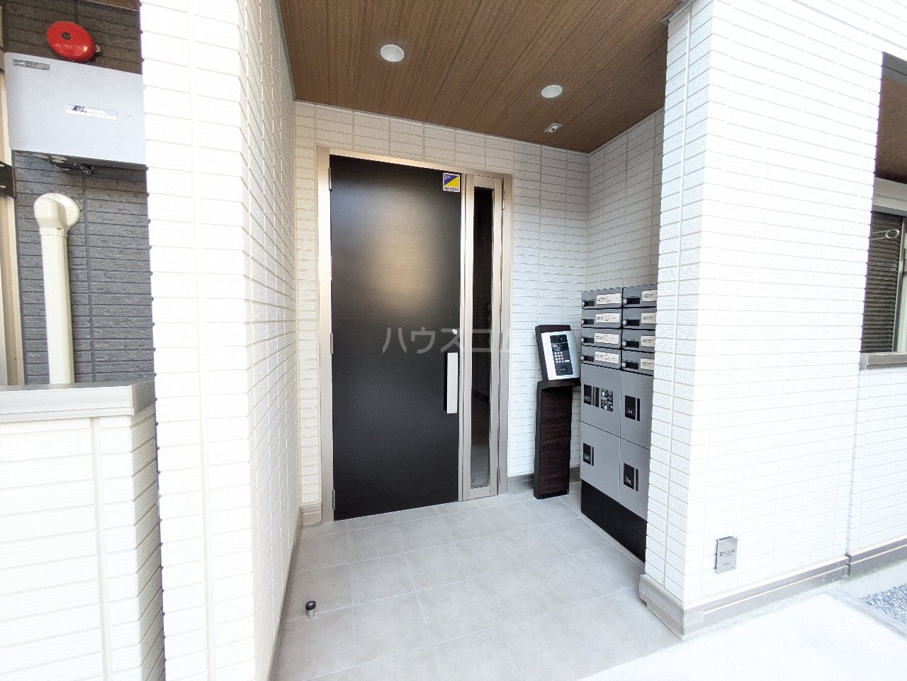 25/30 エントランス