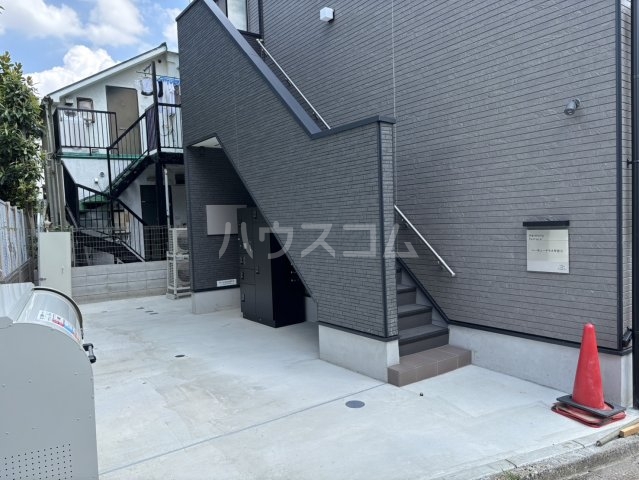 18/24 エントランス