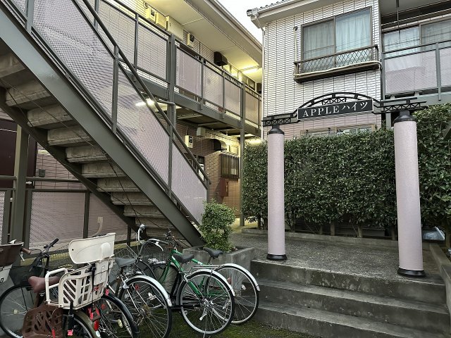 28/30 エントランス