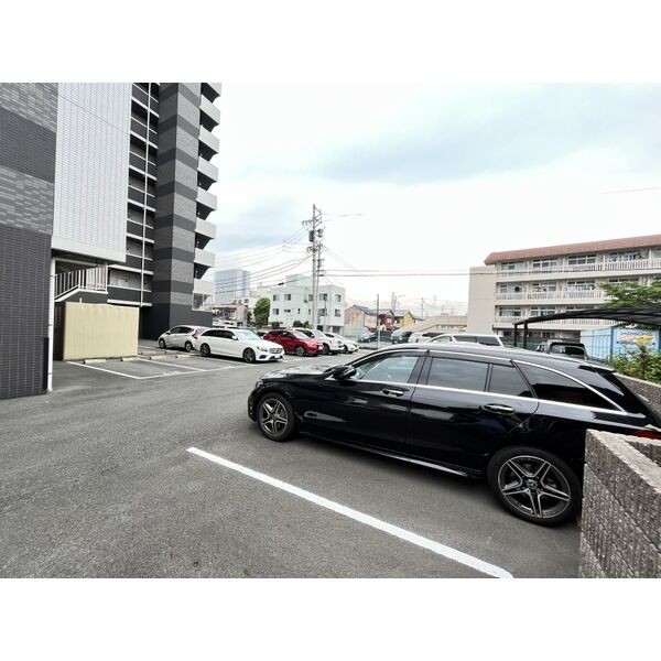 18/25 駐車場