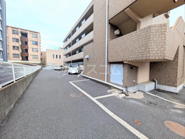 22/30 駐車場