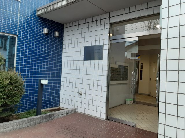 22/30 エントランス