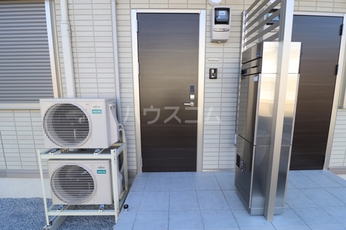 26/30 エントランス