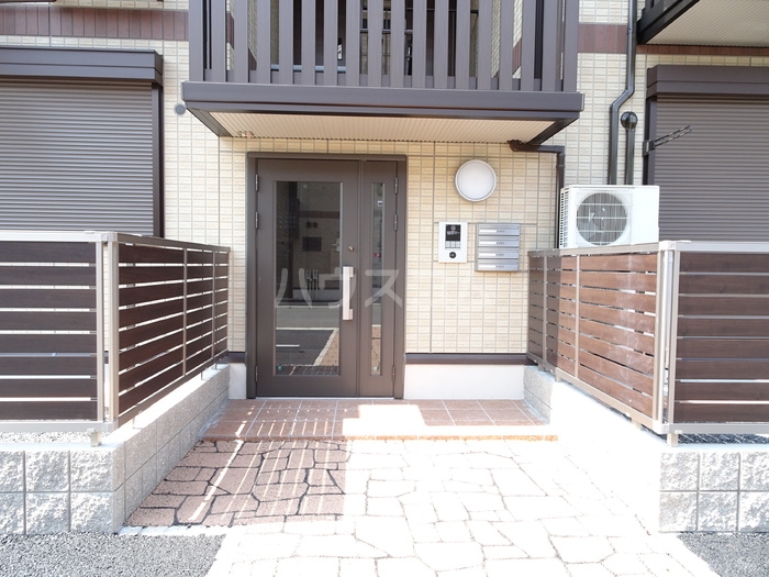 2/4 エントランス