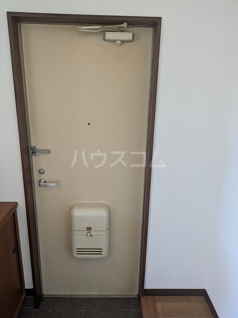 14/30 玄関