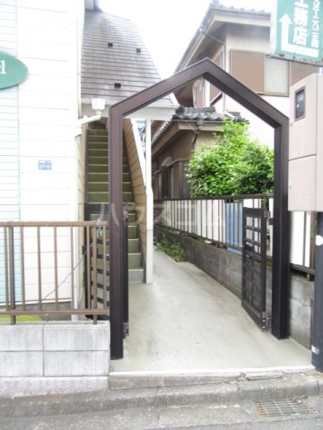 24/30 エントランス