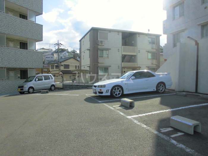 18/22 駐車場