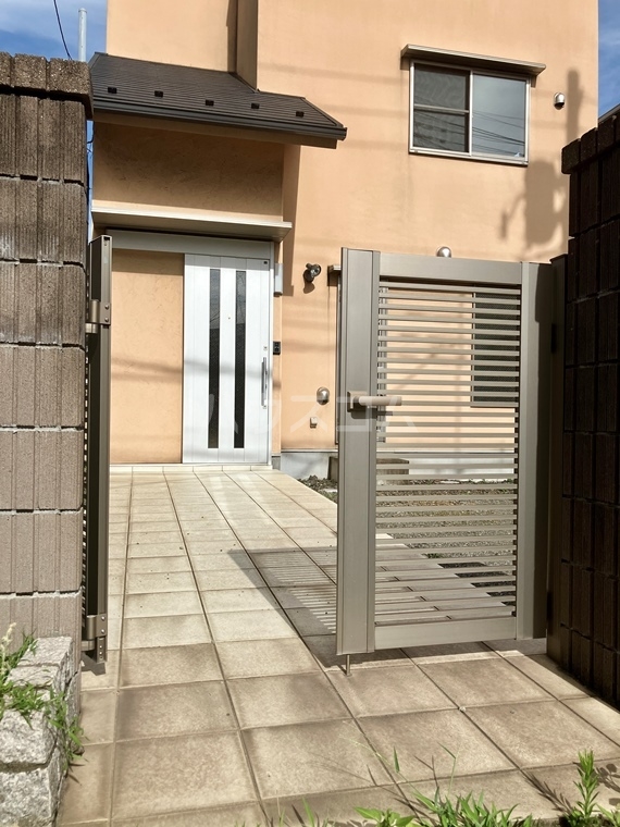 16/26 エントランス