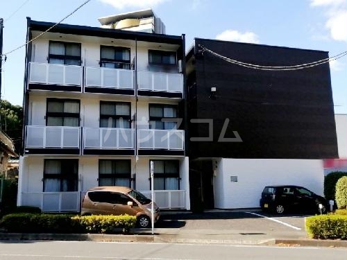 レオパレスグリーンリーブズの外観