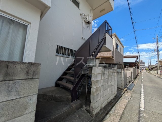 28/30 エントランス