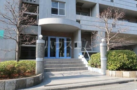 16/27 エントランス