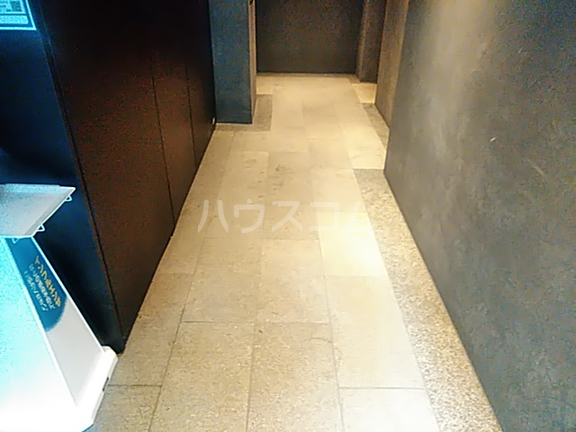 18/28 エントランス