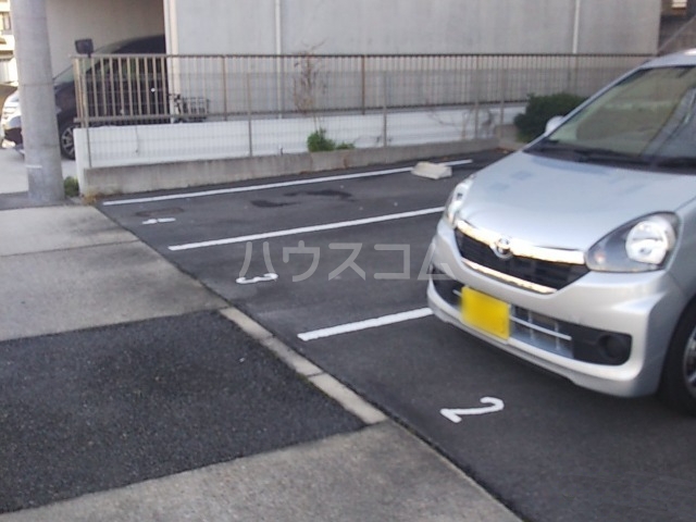 14/18 駐車場