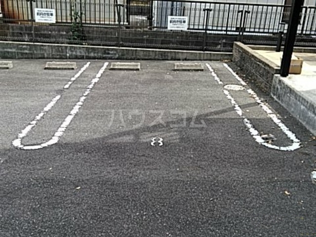 14/18 駐車場