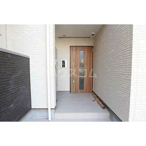 14/20 エントランス