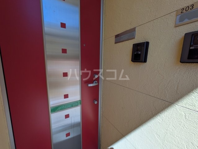 18/27 エントランス
