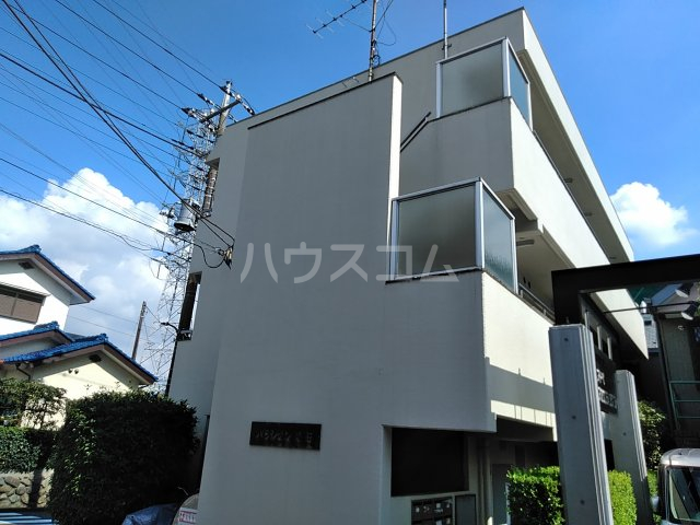 21/30 エントランス