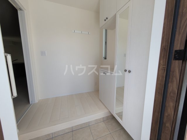 16/30 玄関