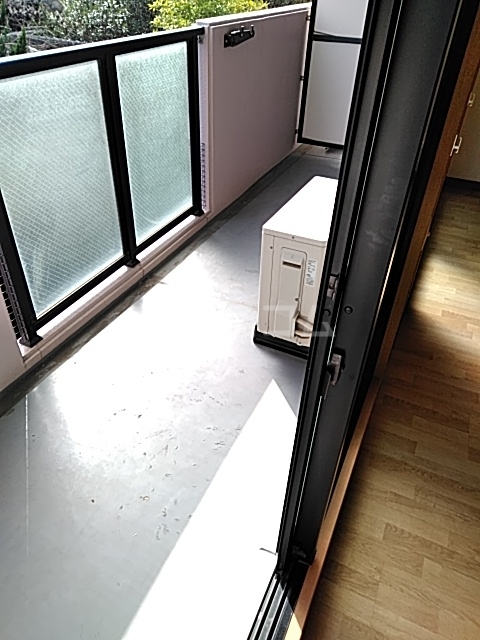 21/27 バルコニー