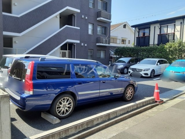 15/26 駐車場