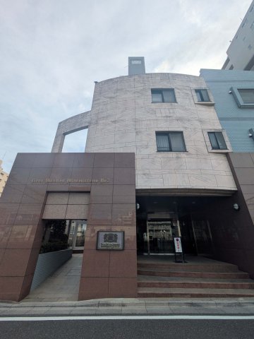 27/30 エントランス