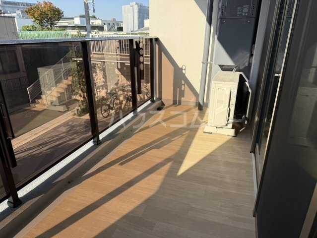 20/30 バルコニー