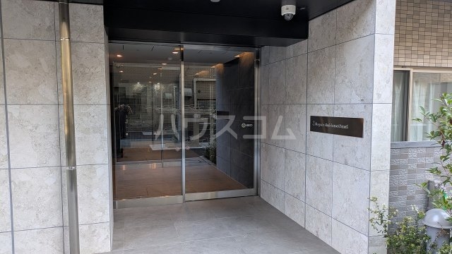 20/23 エントランス