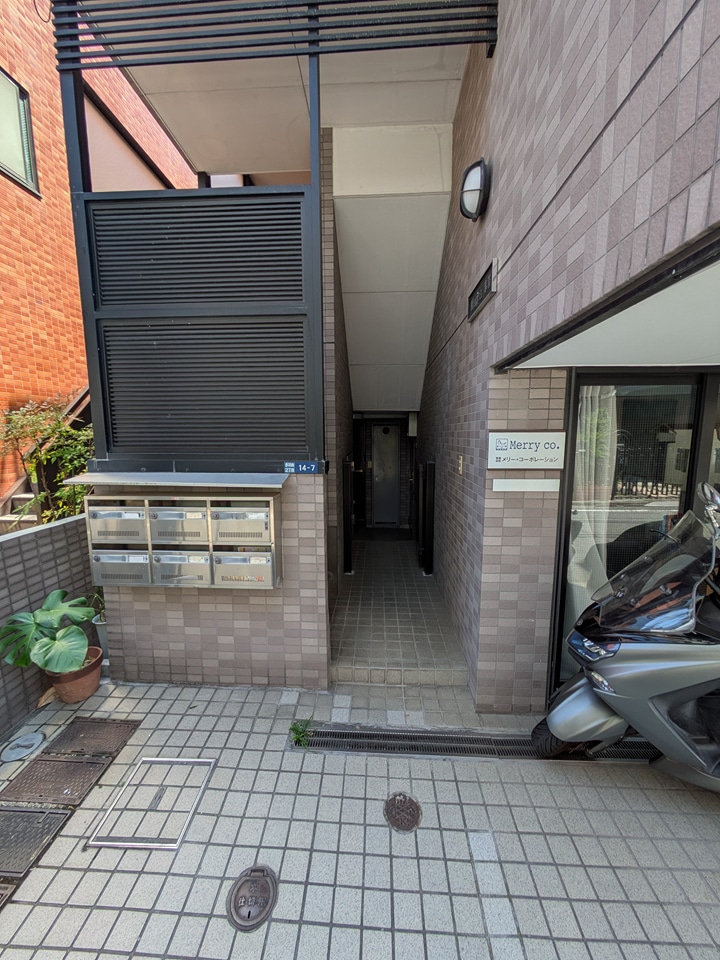 29/30 エントランス