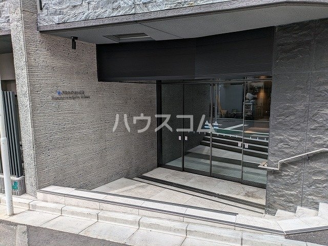 20/30 エントランス