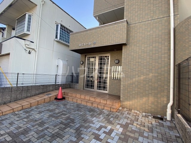 19/28 エントランス