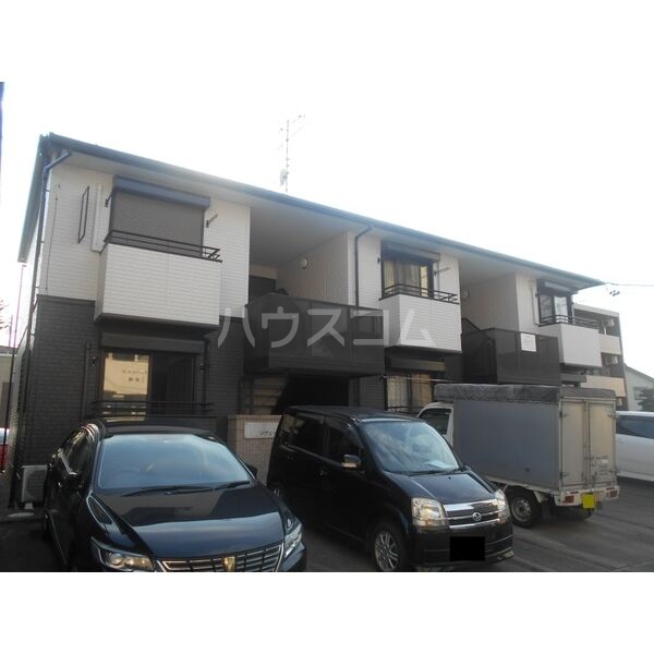 13/18 エントランス