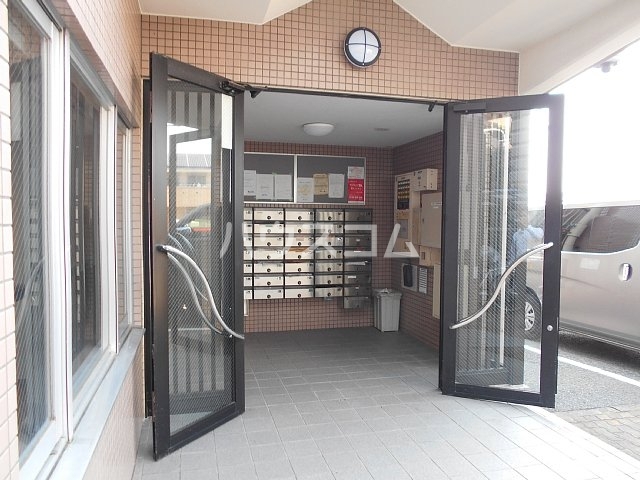 14/16 エントランス