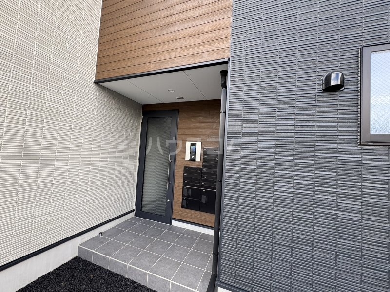 18/26 エントランス