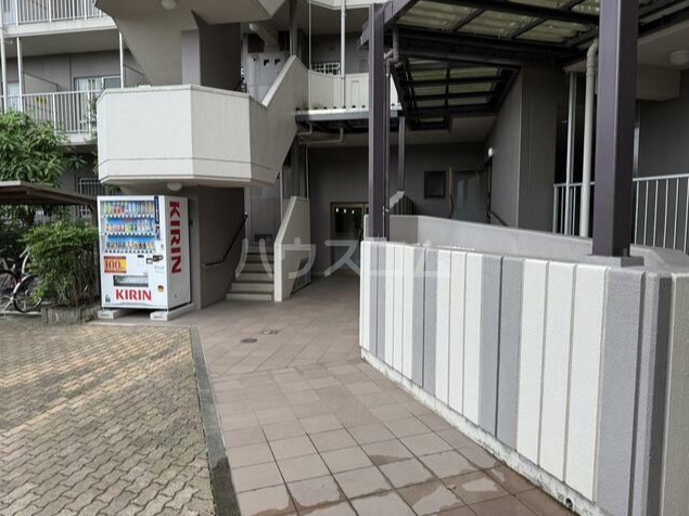 3/8 エントランス