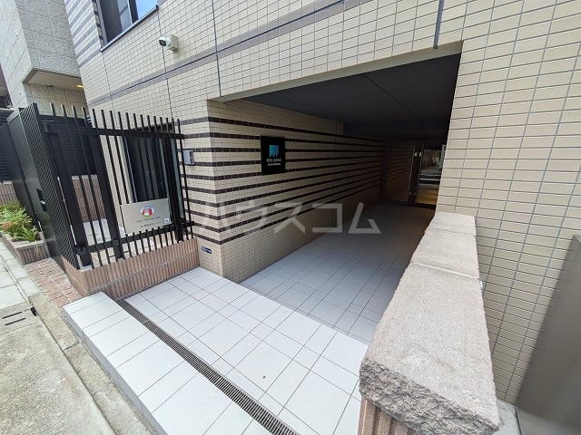 21/24 エントランス