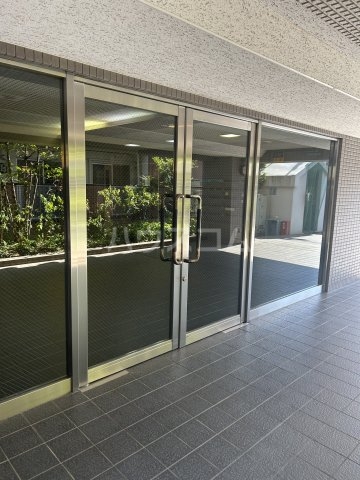 2/4 エントランス