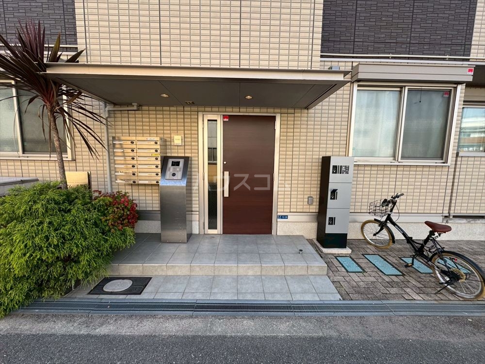 2/5 エントランス