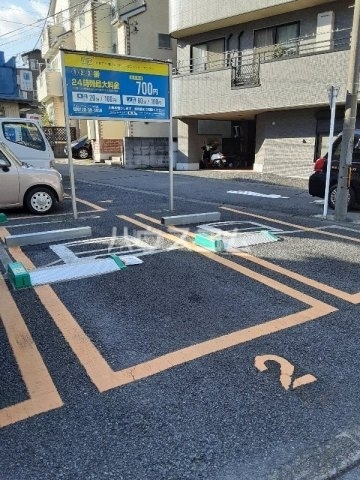 22/28 駐車場