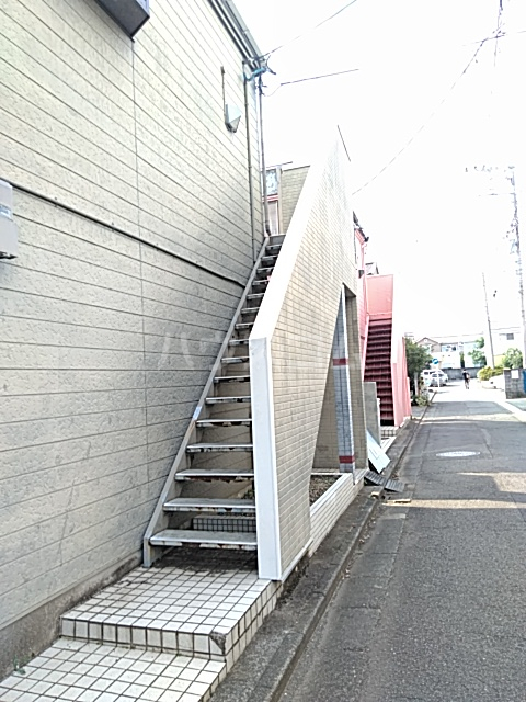 27/30 エントランス