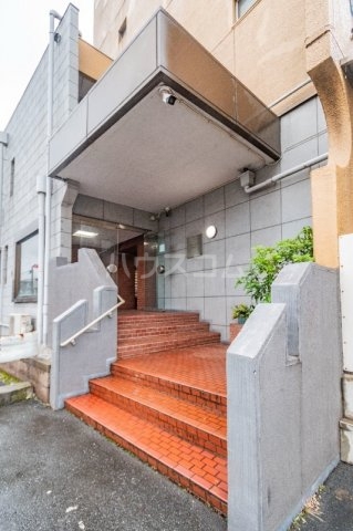 2/4 エントランス