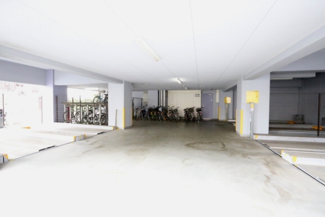 18/26 駐車場